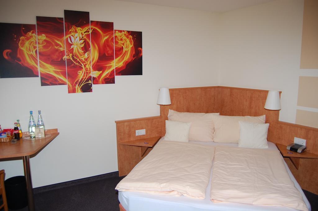 Landgasthof Jägerstübchen Neustadt an der Weinstraße Zimmer foto